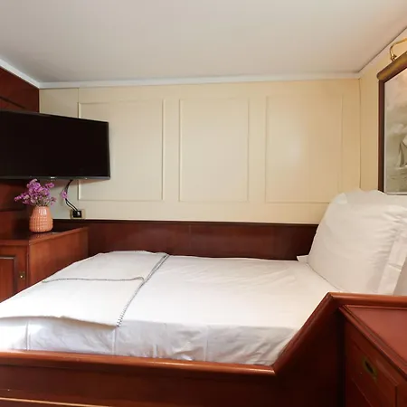 Costa Do Sal Boat Lounge Hotel 4*