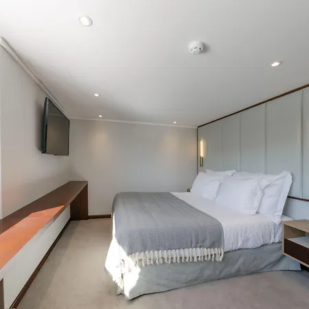 Costa Do Sal Boat Lounge 4*