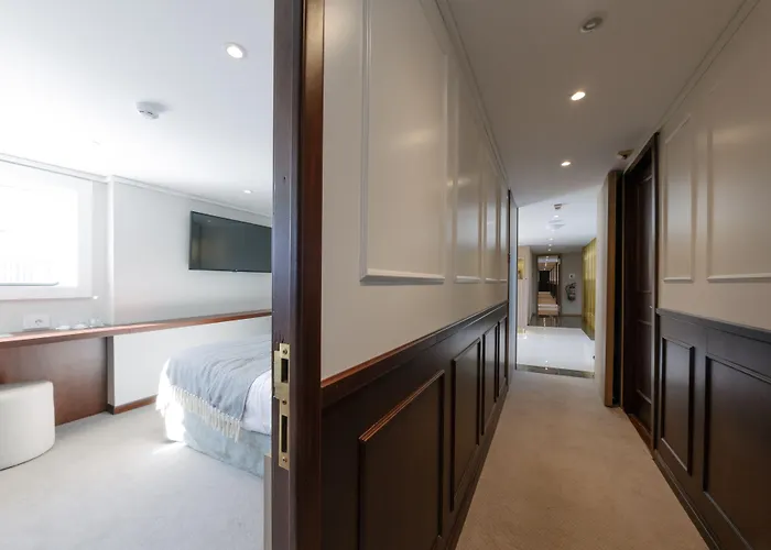 Costa Do Sal Boat Lounge Hotel 4*