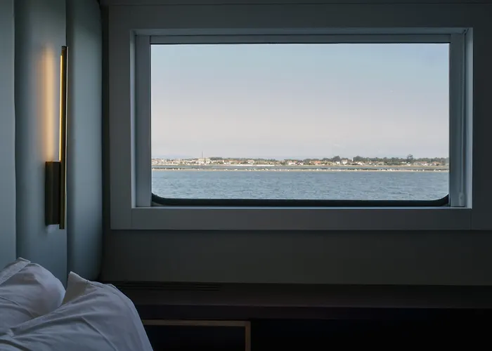 Costa Do Sal Boat Lounge Hotel 4*